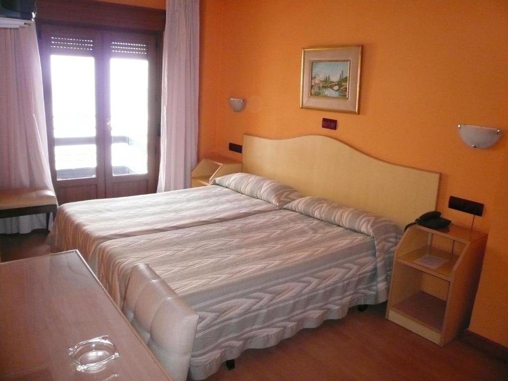 ليون Hostal Don Suero الغرفة الصورة