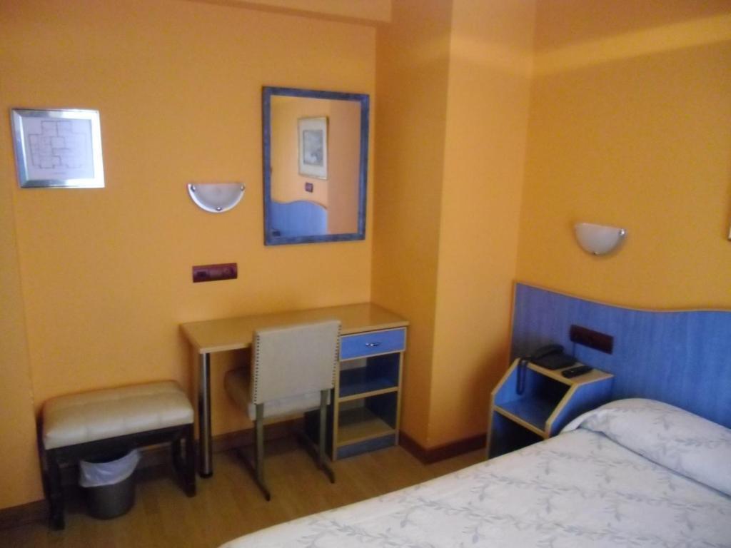 ليون Hostal Don Suero الغرفة الصورة