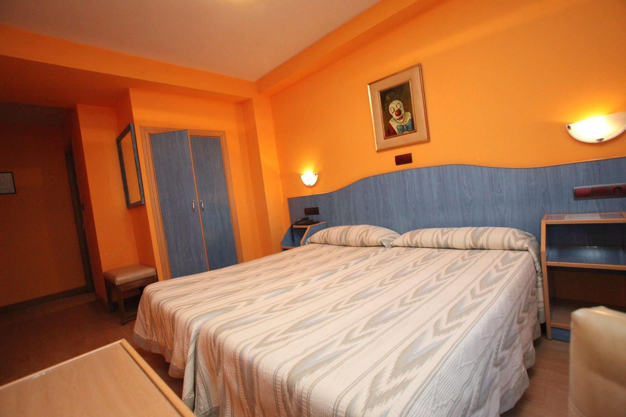 ليون Hostal Don Suero المظهر الخارجي الصورة